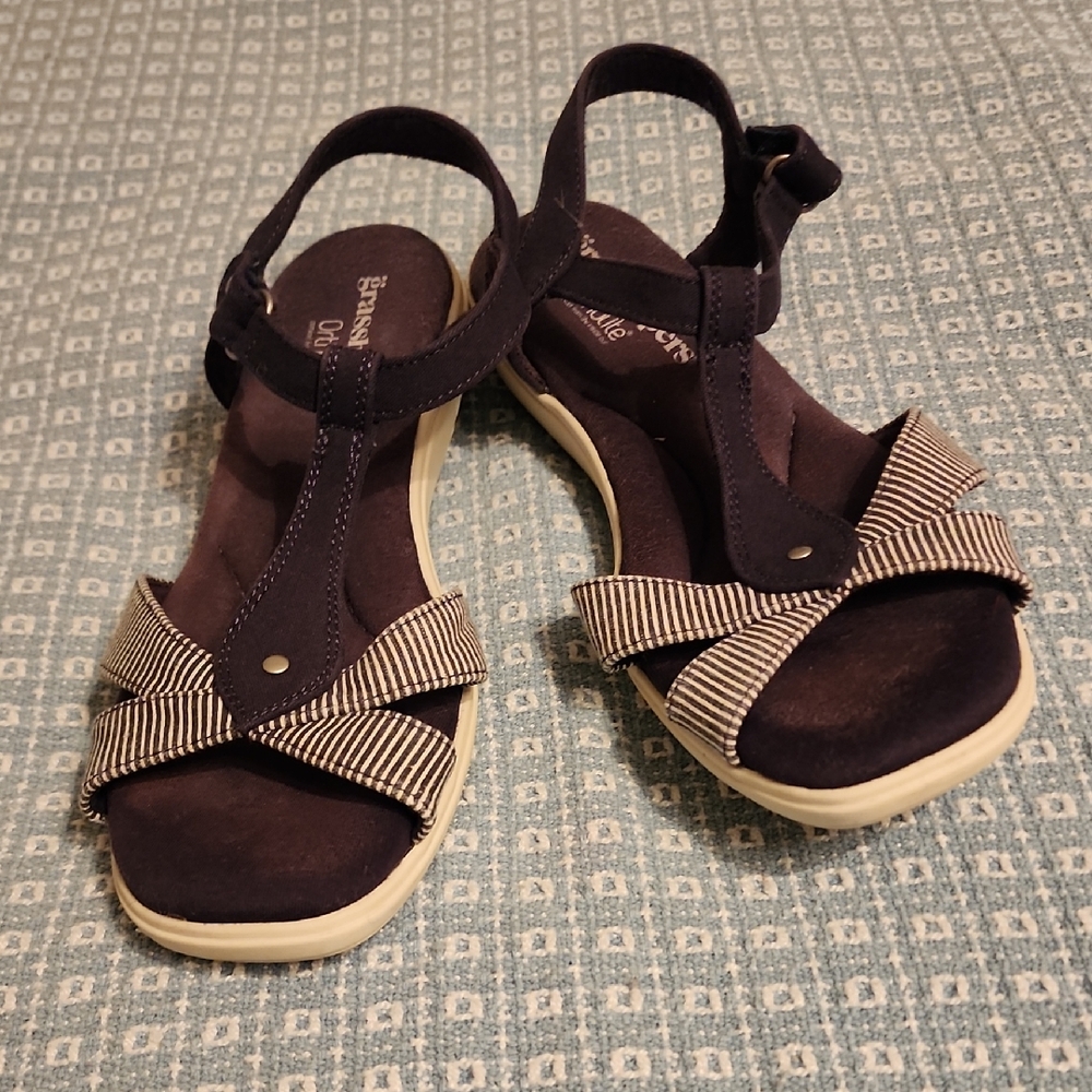 Grasshoppers Women's Navy and Cream Sandals